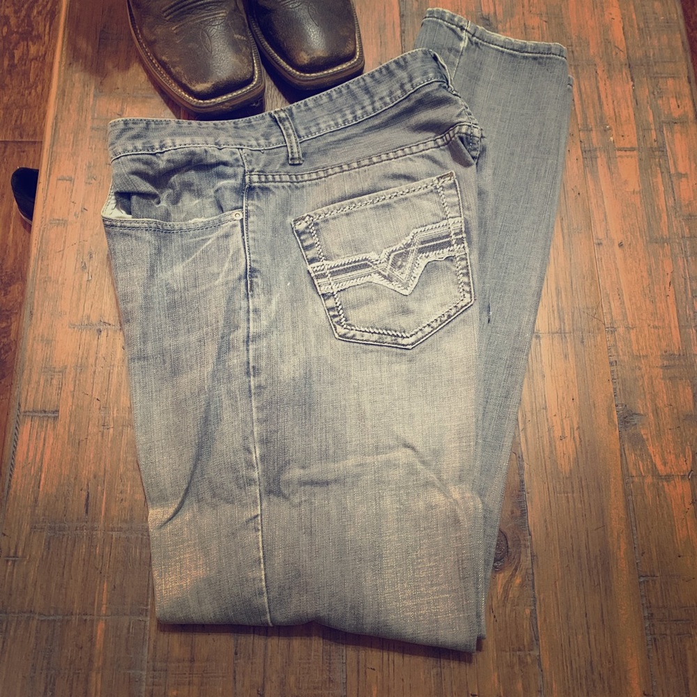 Men’s red camel jeans in distressed grey